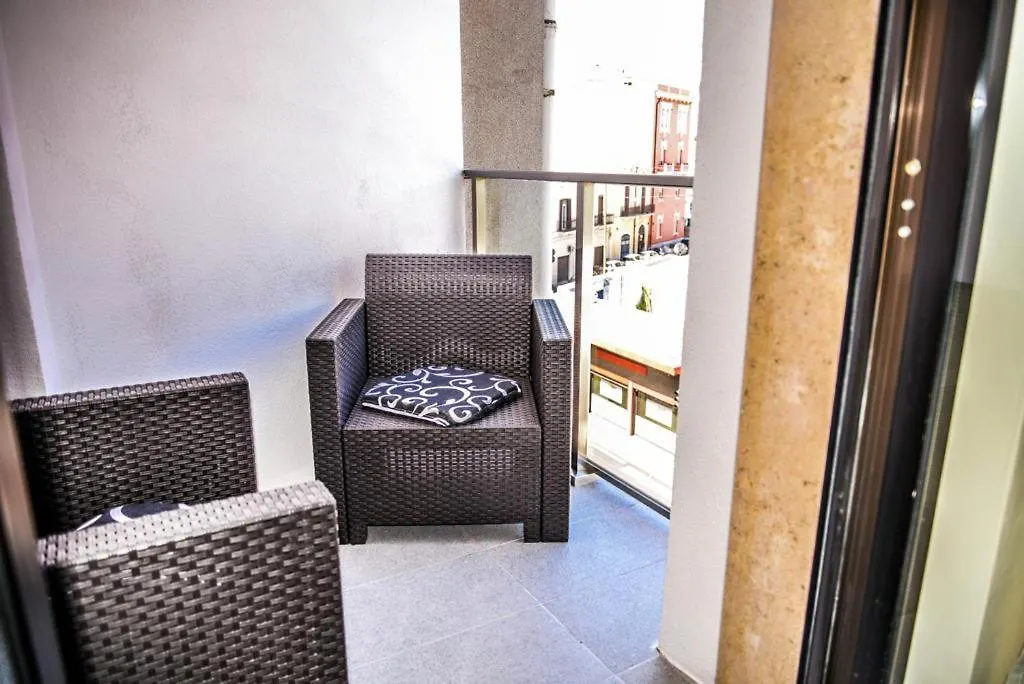 Noemi'S Apartment Bari 0*,
