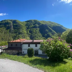 https://la-villa-cutigliano.it-tuscanyhotel.com